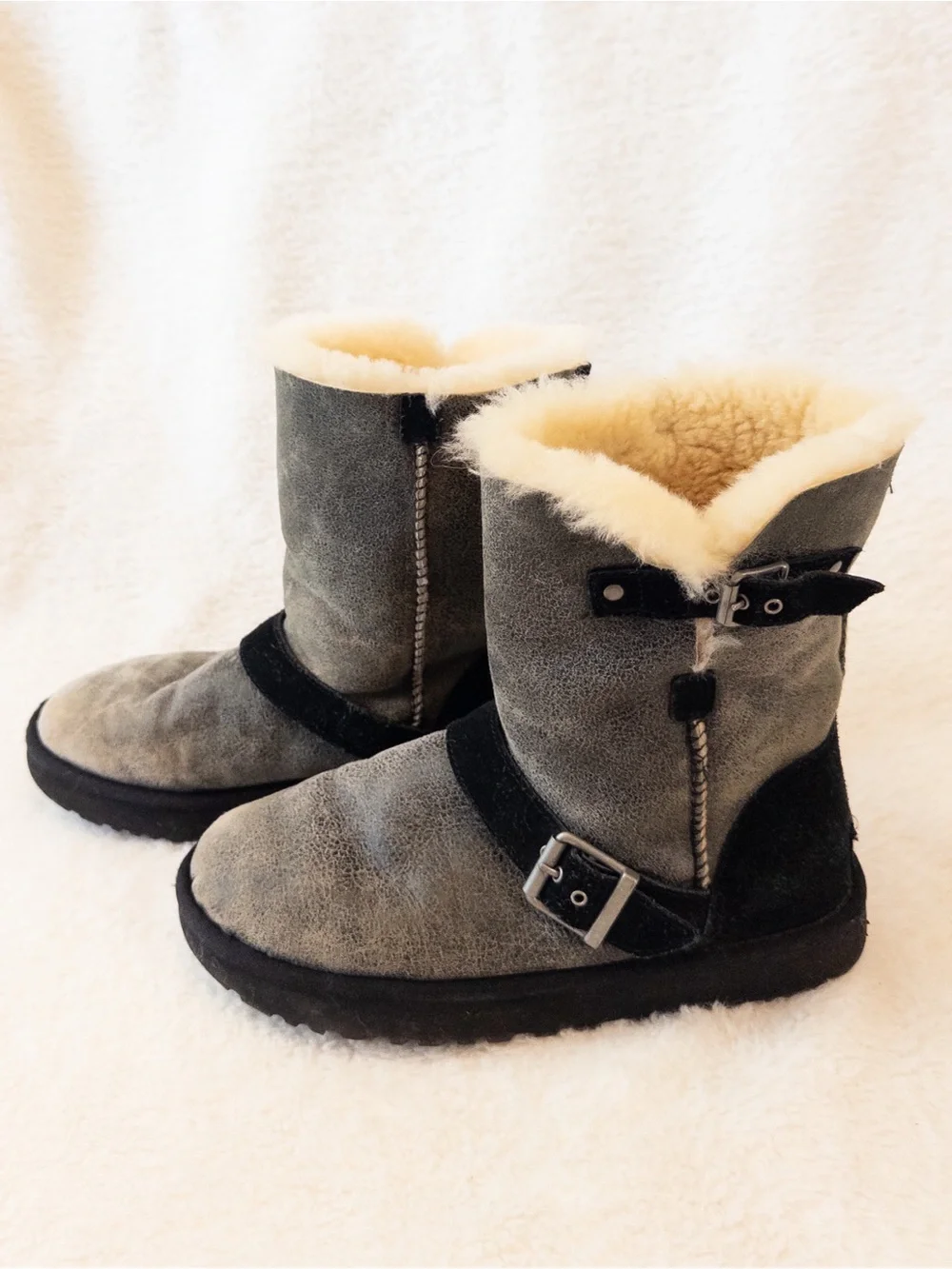 UGG Grey/Black Buckle Boots – Size 8, Gently Used 🐾